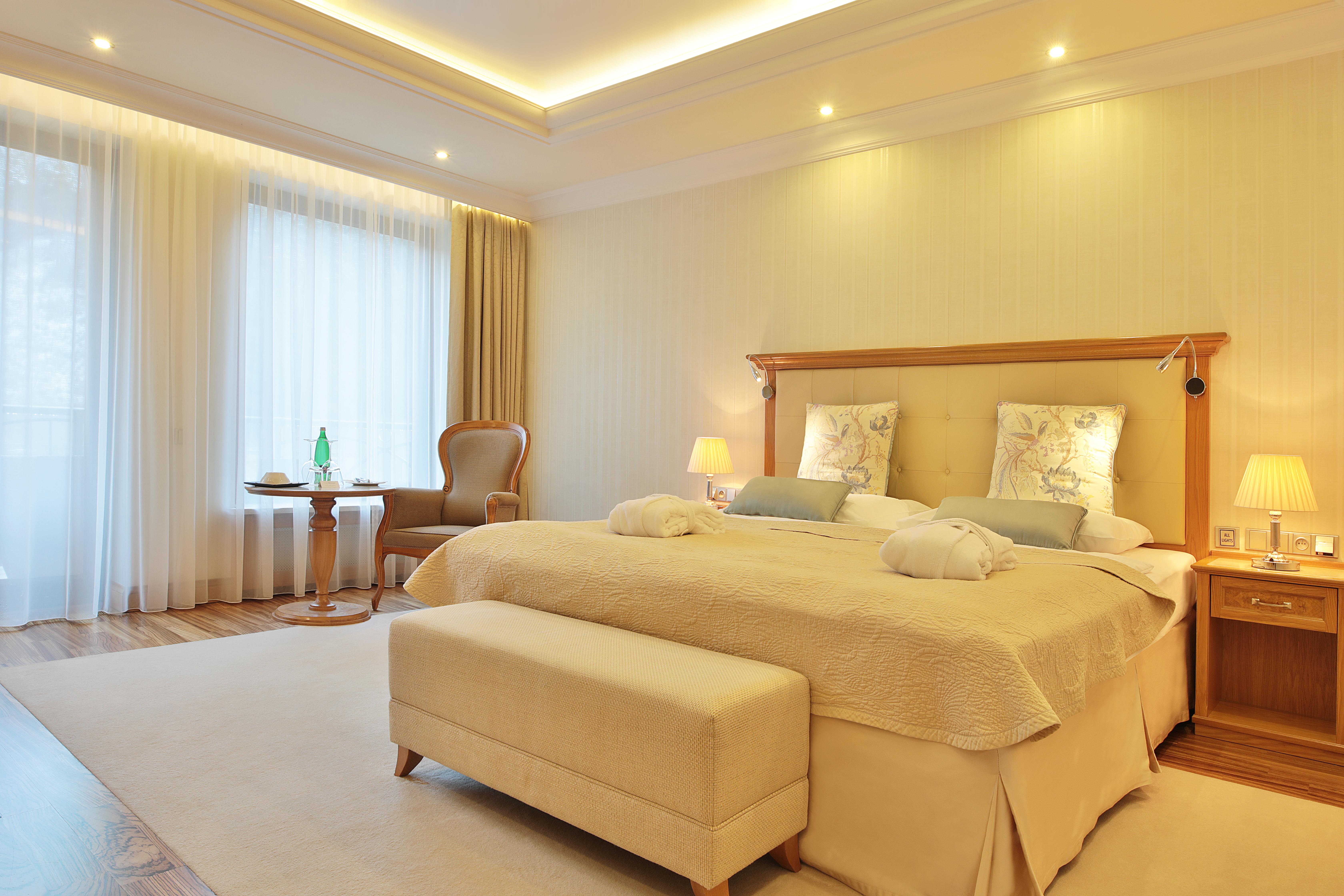 Retro Riverside Wellness Resort Karlsbad Buitenkant foto A bedroom at the hotel