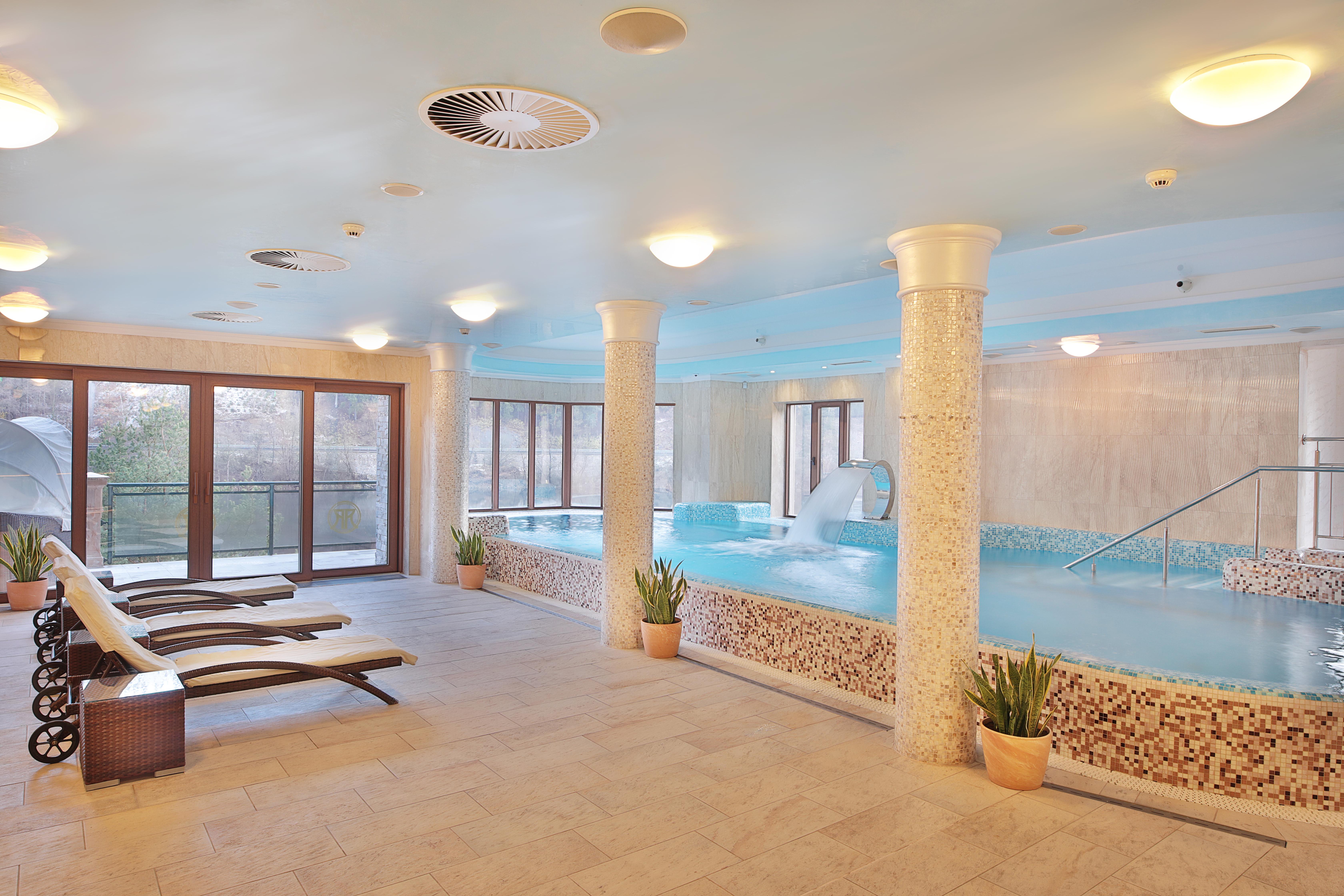Retro Riverside Wellness Resort Karlsbad Buitenkant foto Spa